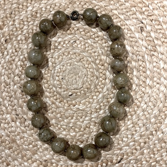 Rare! Lux artisan necklace of seamless large clear balls filled with real leaves - Picture 5 of 6